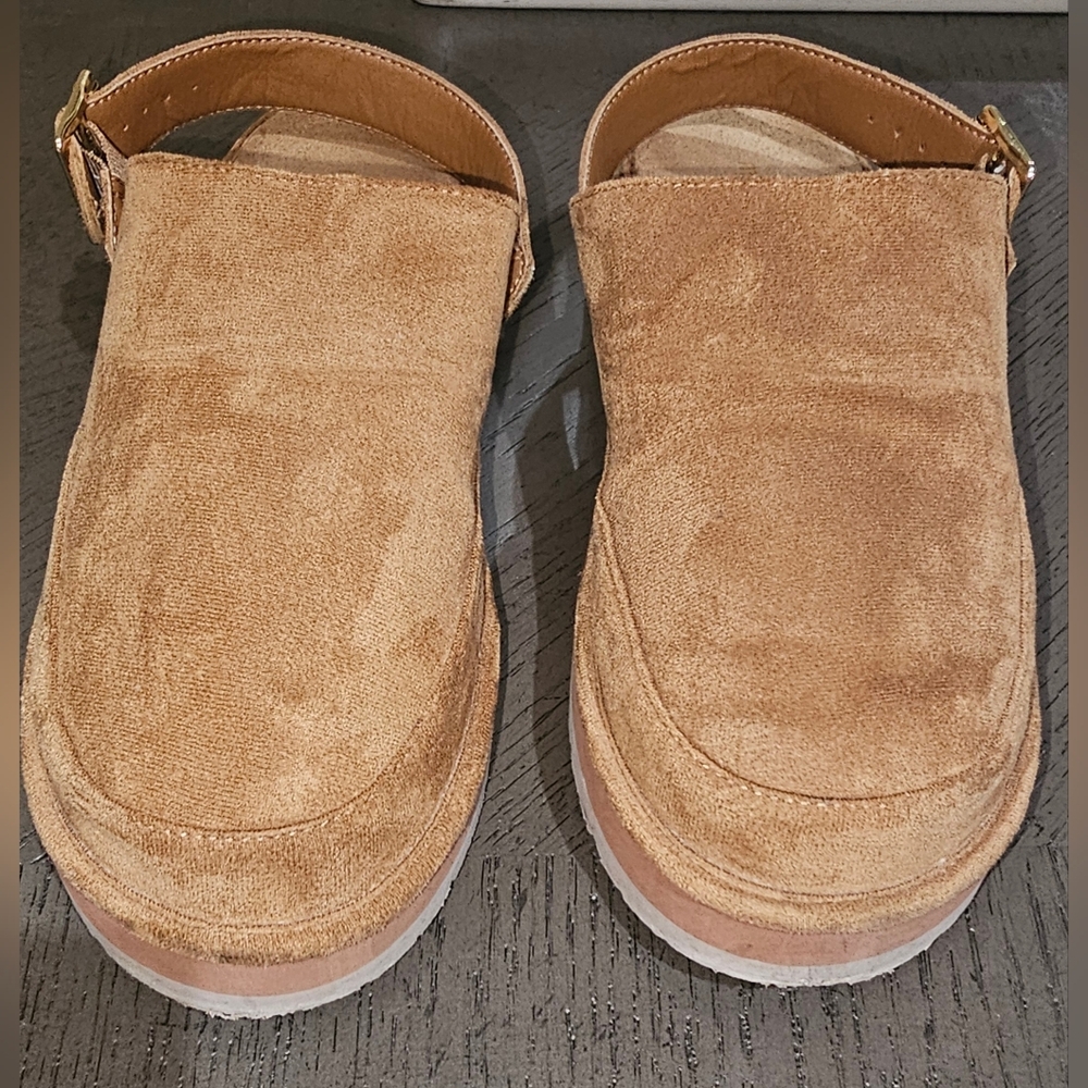 Steve MADDEN Suede Tan Slip-On Clogs WOMEN size 7